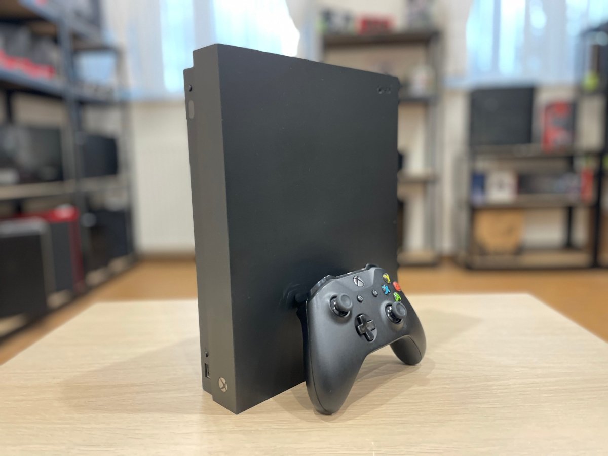 Xbox One X 1TB + 1 db Kontroller+ajándék játék!(Használt) - Kingstech