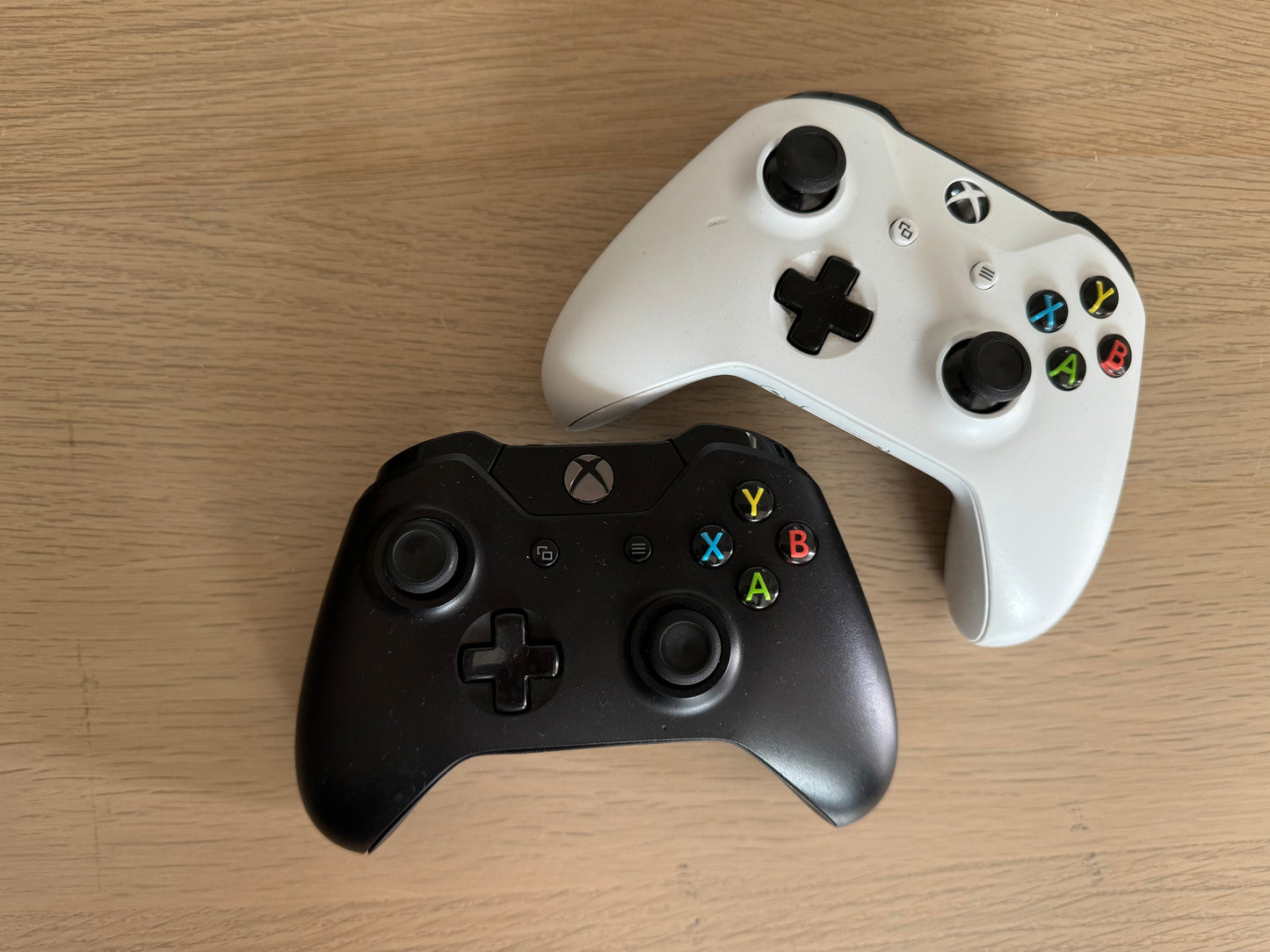 Xbox One Kontroller-Fekete/Fehér (Használt)