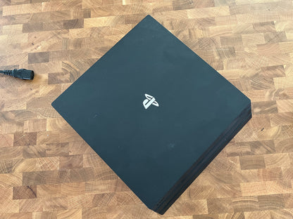 Playstation 4 Pro 1TB+ 1db Kontroller(Használt)